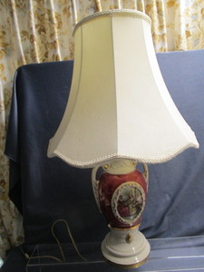 lot 158 image: Portrait table lamp 28H...