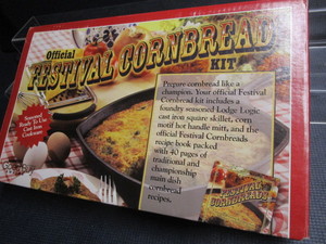 lot 171 image: Lodge cast iron Festival cornbread ...
