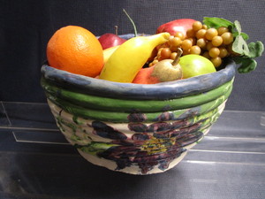 lot 178 image: Ceramic hand made bowl 12 x 6 wit...