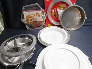 lot 197 image: Pie pans, carrier, cutter, pastry b...