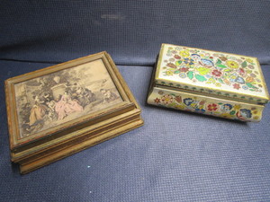 lot 199 image: Dresser jewelry box - vintage 8-34...
