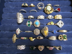 lot 219 image: Costume jewelry - rings with colore...