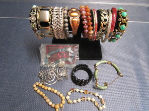 lot 226 image: Costume jewelry bracelets with vin...