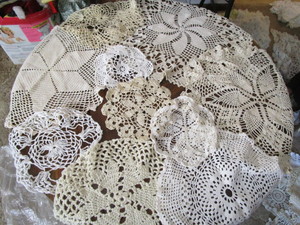 lot 232 image: Crocheted doilies, 10 total...