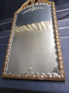 lot 253 image: Mid Century Modern mirror, chipped ...