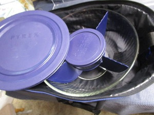 lot 254 image: Pyrex Portables, large bowl with di...