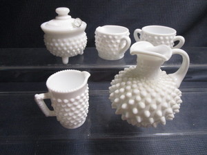 lot 265 image: Milk glass hobnail 5 pitcher, cre...