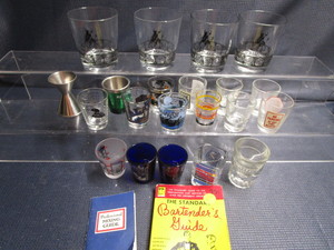 lot 268 image: Schlitz Malt Liquor glasses (4), sh...