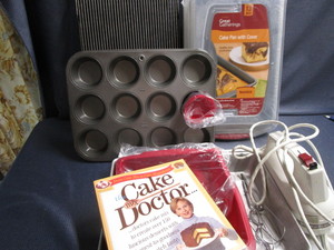lot 273 image: Cake pans, muffin tins, cooling rac...