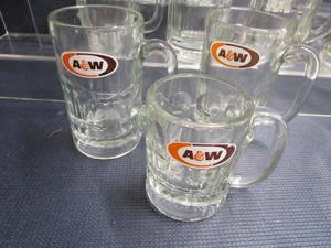 lot 291 image: Root Beer mugs six 6 and one 4-1...