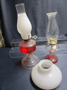 lot 314 image: Pair kerosene lamps. Extra milk gla...