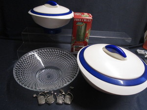 lot 337 image: Tokyo insulated bowls 11 & 13, be...