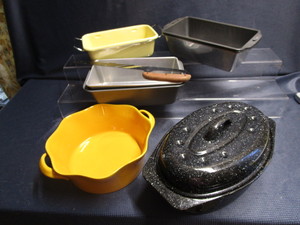 lot 338 image: Bread loaf pans (5), enamel roaster...