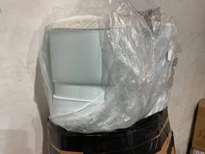 lot 103 image: VALUXE 3 Inch King Size Gel Memory Foam Mattress Topper