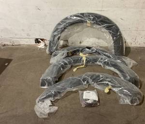 lot 124 image: Bushwacker Set of 4 Pocket Style Fender Flares
