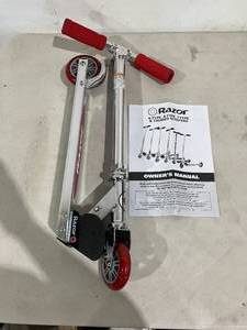 lot 159 image: Razor 13003A-RD Read A-Kick Scooter