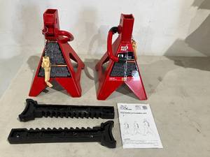lot 169 image: BIG RED T46002A Set of 2 Red 6-Ton Torin Steel Jack Stands