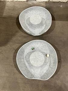 lot 203 image: Grey Felt Donut Cat Tunnel Bed