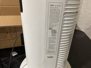 lot 351 image: Dreo 40 Inch White Oscillating 3-Speed Evaporative Air Cooler