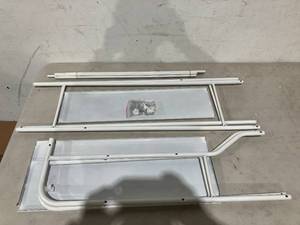 lot 304 image: UDEAR White 3-Shelf Over The Toilet Bathroom Space Saver