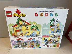 lot 9 image: LEGO DUPLO Town 3-in-1 Family House Pretend Building Toy Set