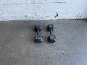 lot 32 image: CAP Pair of 30 lb Black Cast Iron Dumbells