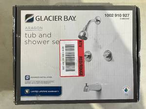 lot 256 image: Glacier Bay Chrome Aragon 2-Handle 1-Spray Shower Faucet Set (Valve Included)