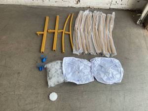 lot 382 image: 7ft Large Metal Balloon Arch Stand Kit-Gold