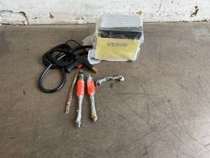 lot 502 image: Vevor anel Spot Puller G90E Vehicle Dent Spotter Multispot Bonnet Door Repair 3KW
