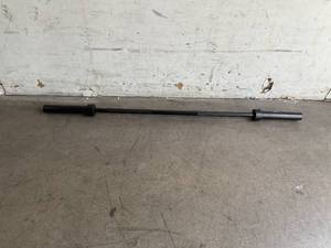 lot 524 image: CAP 60 inch Black Barbell Classic Olympic Bar