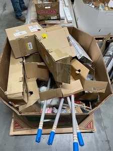 lot 60 image: Mixed Lot of Reseller Goods