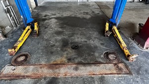 Rotary 10,000 lb. Auto Lift Model SPOA10N915 Watch Video