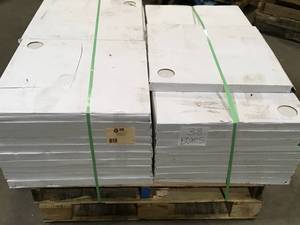 38 Boxes of 24x24  Presa Marfil Flooring (23 1518in.  X 23 1518 in. ) (60.80cm. X 60.80cm.) Customer Returns See Pictures