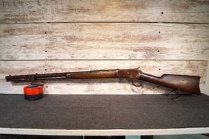 lot 3 image: Winchester Model 92 .32 WCF Lever Action Rifle - Heavy Octagonal Barrel