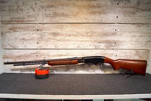 lot 5 image: Remington Model 572 pump action .22LR Rifle