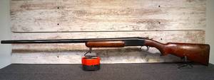 lot 8 image: Winchester Model 37 16 ga single shot break action shotgun