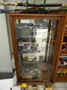 LIGHTED DISPLAY CABINET - APPROX 31WIDE - 60high - 14deep - SOLID PIECE - BRING HELP TO REMOVE NO ITEMS ON SHELVES INCLUDED