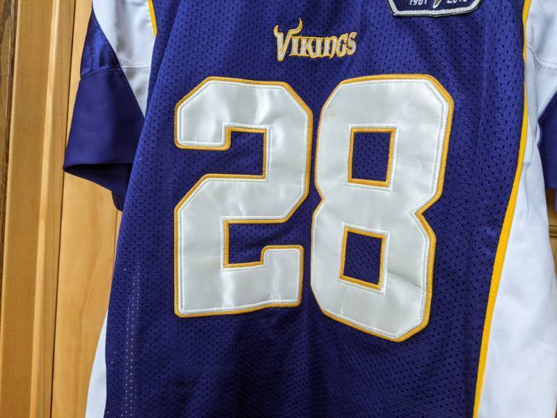 lot 45A image: Minnesota Vikings Adrian Peterson NFL Football Jersey Mens 48 Y
