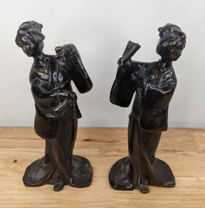 lot 53 image: (2) Vintage Japanese Geisha Girl Figurines D