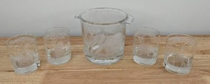 lot 64 image: Vintage Elephant Etched Glass Ice Bucket and (4) Glasses D