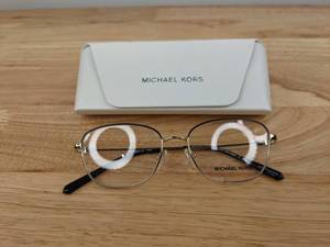 lot 28A image: New Michael Kors Eyeglasses with Display Lenses  L