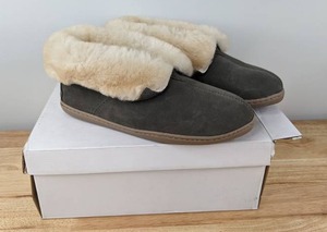 lot 58A image: Womens Sheepskin Ankle Boot Minnetonka Moccasins Size 10 N