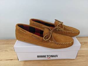 lot 101 image: Minnetonka Mens Double Bottom Fleece Slipper (Brown) - Size 11 N