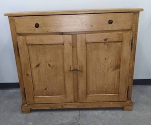 lot 36 image: Vintage One Drawer Two Door Accent Cabinet D
