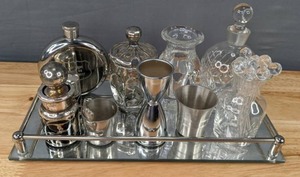 lot 31 image: Collectable Bar Set and Glass Containers with Bar Tray D