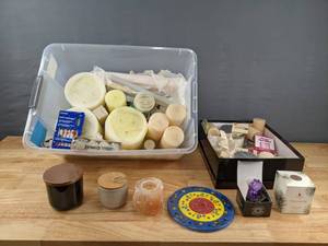 lot 210 image: An Assortment of Candles D