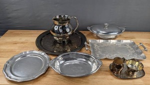 lot 203 image: Collection of 10 Silver Serving Pieces Wilton Co, Sheridan, Everlast and More D