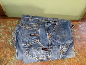 lot 478 image: Two Pair Ariat Mens Jeans P