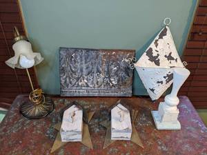 lot 481 image: Unique Home Decor P