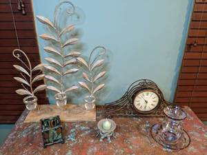 lot 482 image: Candle Holders & Clock P